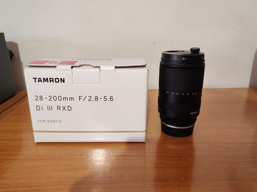 Tamron 200mm 5 - f/2.8-5.6, di