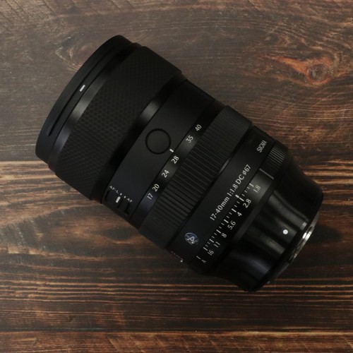 Sigma 8 dc - 17-40, f1.8